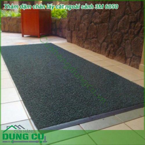 Thảm dặm chân lấy cát ngoài sảnh 3M 6050 được làm từ nhựa cao cấp với độ bền cao Các sợi thảm hình sợi xoắn vòng dày đặc cùng với lớp đế bên dưới sẽ giữ và che dấu bụi bẩn bên dưới bề mặt thảm Giúp dễ dàng làm vệ sinh giữ sàn nhà luôn sạch sẽ