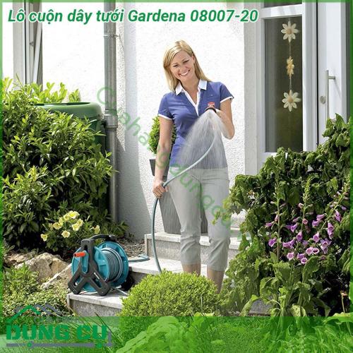 Lô cuộn ống dây tưới vườn Gardena 8007-20 với kết cấu nhỏ gọn với tay quay tự do cuộn ống có thể dễ dàng vận hành  Kết nối ống bên trong cuộn ống được thiết kế góc cạnh  ống không bị gấp khúc và cũng không bị hư hỏng