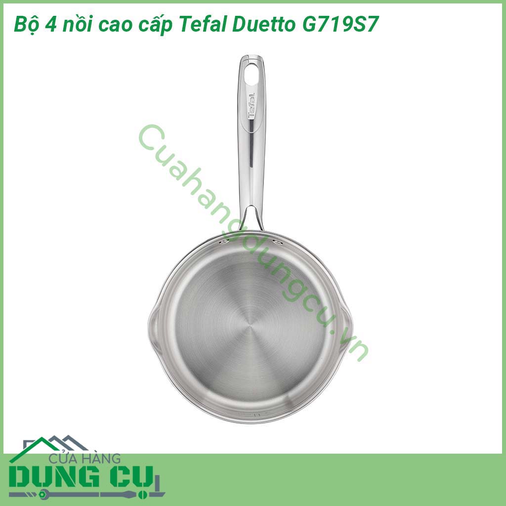 Bộ 4 nồi cao cấp Tefal Duetto G719S7 được làm bằng thép không gỉ cao cấp Tay cầm bằng inox chắc chắn có đinh tán đảm bảo độ an toàn và độ bền tối đa cho nồi Nắp thủy tinh có chức năng lọc và mở bằng hơi nước Vành nồi được thiết kế rót không nhỏ giọt