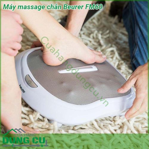 Máy massage chân Beurer FM60 được thiết kế với 6 đầu massage với 18 đầu (núm) massage theo khuôn hình bàn chân của bạn với mỗi khu vực có 3 đầu quay massage nhỏ sẽ mát xa nhẹ nhàng êm ái các huyệt đạo vùng gan bàn chân mang lại cảm giác thư thái dễ chịu