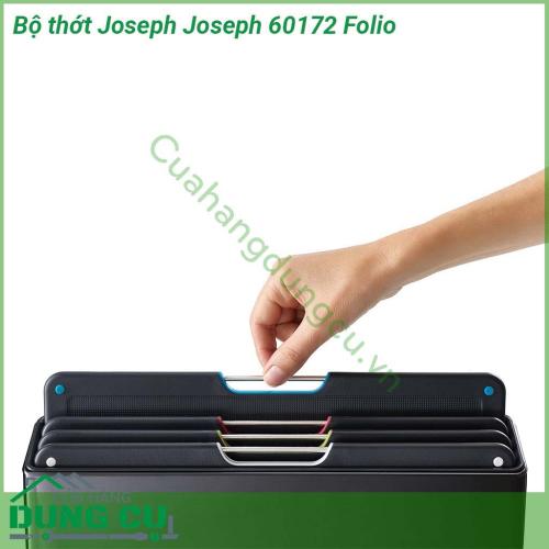 Bộ thớt Joseph Joseph 60172 Folio với thiết kế độc đáo và tiện lợi nhất tạo điều kiện thuận lợi cho việc chuẩn bị và chế biến thực phẩm Mỗi chiếc thớt cung cấp bề mặt cắt rộng rãi màu sắc tối giản và sang trọng