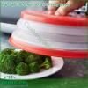 Nắp đậy thực phẩm trong lò vi sóng Tovolo được làm bằng nhựa và silicone an toàn không chứa BPA an toàn khi sử dụng trong lò vi sóng  Các lỗ nhỏ trên đỉnh nắp giúp hơi nước thoát ra ngoài lưu thông để ngăn ngừa sự tích tụ hơi nước