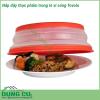 Nắp đậy thực phẩm trong lò vi sóng Tovolo được làm bằng nhựa và silicone an toàn không chứa BPA an toàn khi sử dụng trong lò vi sóng  Các lỗ nhỏ trên đỉnh nắp giúp hơi nước thoát ra ngoài lưu thông để ngăn ngừa sự tích tụ hơi nước