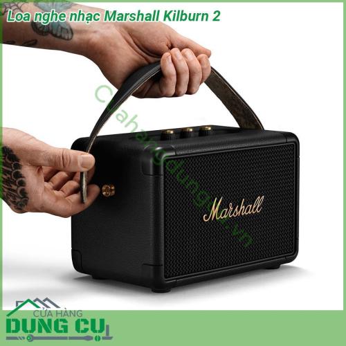 Loa nghe nhạc Marshall Kilburn 2 được thiết kế sang trọng cổ điển Sự kết hợp giữa da nhựa cao cấp và màn hình kim loại mang đến một tổng thể không chê vào đâu được Với trọng lượng 2 5kg cảm giác cầm rất chắc chắn thuận tiện cho bạn mang theo bất cứ đâu