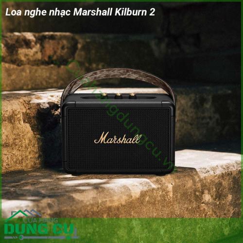 Loa nghe nhạc Marshall Kilburn 2 được thiết kế sang trọng cổ điển Sự kết hợp giữa da nhựa cao cấp và màn hình kim loại mang đến một tổng thể không chê vào đâu được Với trọng lượng 2 5kg cảm giác cầm rất chắc chắn thuận tiện cho bạn mang theo bất cứ đâu