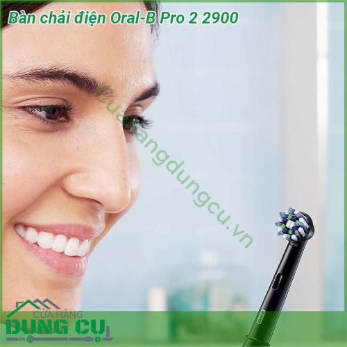 Bàn chải điện Oral-B Pro 2 2900 với thiết kế đầu bàn chải tròn sử dụng công nghệ độc quyền của Oral-B giúp loại bỏ mạng bám nhiều hơn đến 100 so với bàn chải đánh răng thông thường  Bàn chải cực thông minh với hẹn giờ chuyên nghiệp