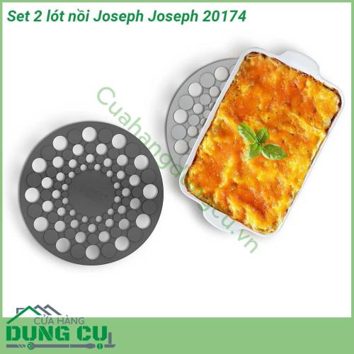 Set 2 lót nồi Joseph Joseph 20174 làm bằng chất liệu silicone chịu nhiệt giúp bảo vệ các bề mặt bàn mặt kính khỏi bị xước bị nứt vỡ vì nhiệt có thể xếp chồng vào nhau để cất gọn khi không sử dụng  