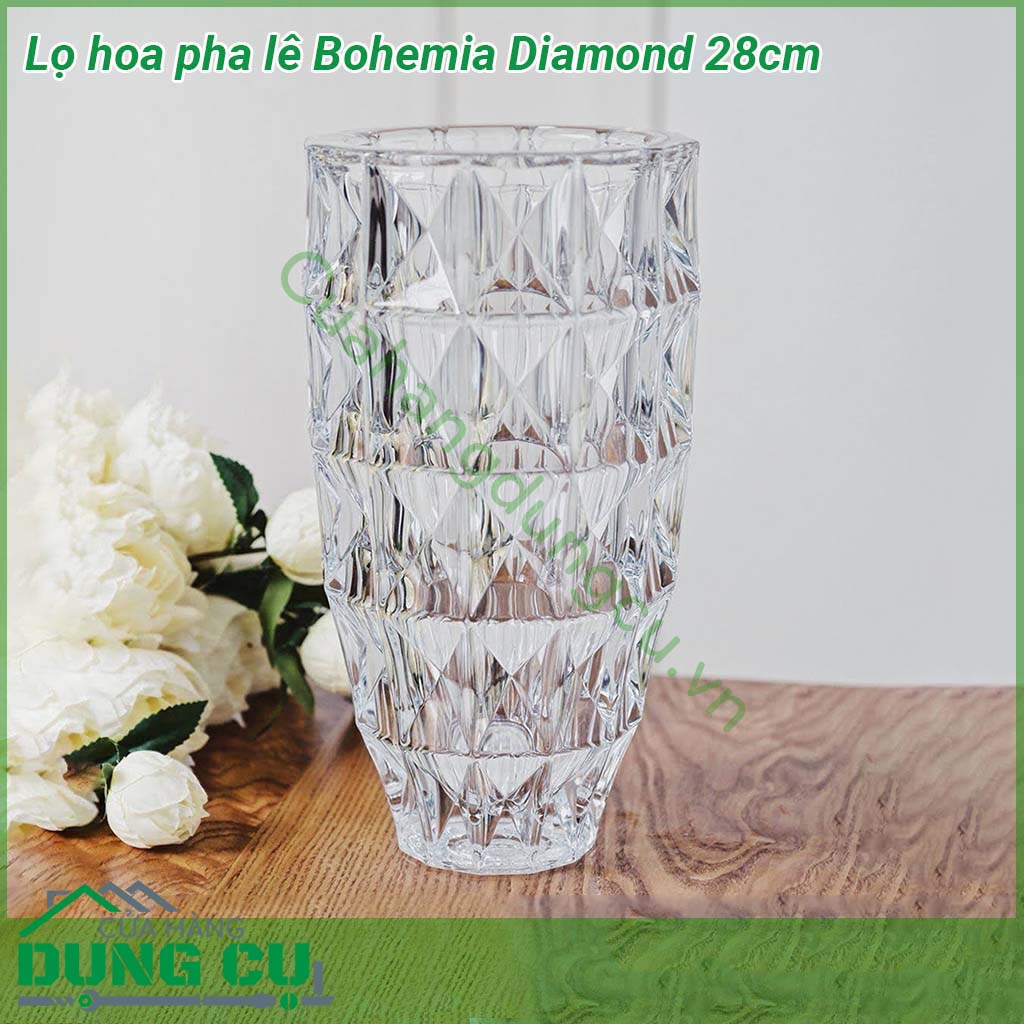 Lọ cắm hoa pha lê Bohemia Diamond 28cm có độ bền cao thiết kế đơn giản thanh lịch và phù hợp với trang trí để bàn cắm hoa hoặc trang trí phòng mang lại sự sang trọng và mới lạ cho không gian