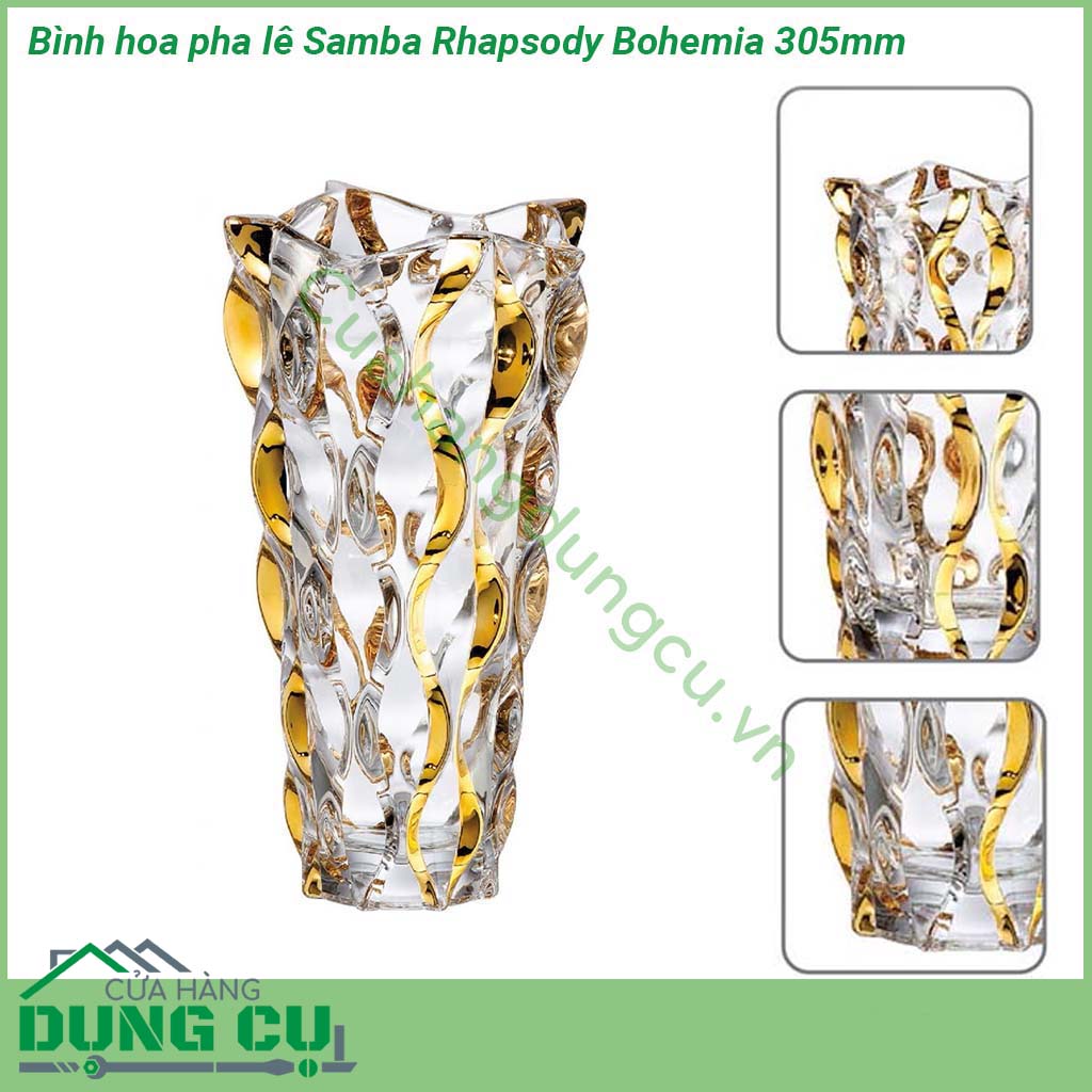 Bình hoa pha lê Samba Rhapsody Bohemia 305mm được chế tác từ dòng pha lê cao cấp nhất của Bohemia sang trọng và quyền quý Mạ vàng đẹp sang chất Họa tiết chạy xung quanh lọ tạo độ phản quang và điểm nhấn nổi bật tinh tế sắc sảo