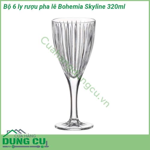 Bộ 6 ly rượu pha lê Bohemia Skyline 320ml đơn giản mà nổi bật bởi độ tinh khiết và tươi sáng của thủy tinh pha lê kết hợp với thiết kế hoạ tiết sang trọng lấp lánh tạo độ phản quang và thu hút ánh nhìn