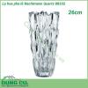 Lọ hoa pha lê Nachtmann Quartz 88332 cao 26cm với cấu trúc bề mặt rực rỡ lấp lánh nổi bật bởi thiết kế tinh khiết và vẻ tươi sáng của thủy tinh pha lê độc đáo Người dùng gần như có thể nghĩ rằng một viên kim cương cắt được ẩn trong vẻ ngoài tinh thể này