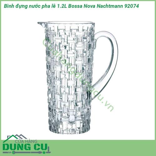 Bình đựng nước pha lê 1 2L Bossa Nova Nachtmann 92074 với chất liệu pha lê trong suốt và bền màu  thiết kế theo ô cờ đan xen tạo cảm giác trẻ trung cho người nhìn Kiểu dáng hiện đại tinh tế sang trọng độc đáo  