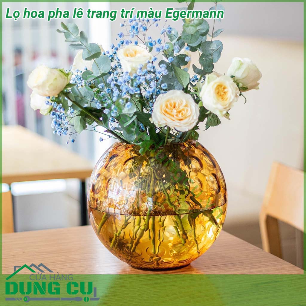 Lọ hoa pha lê trang trí màu Egermann được làm bằng chất liệu thủy tinh cao cấp nhất từ đất nước Tiệp Khắc Thiết kế và chế tác để vừa có thể sử dụng để cắm hoa vừa có thể sử dụng để trang trí và trưng bày
