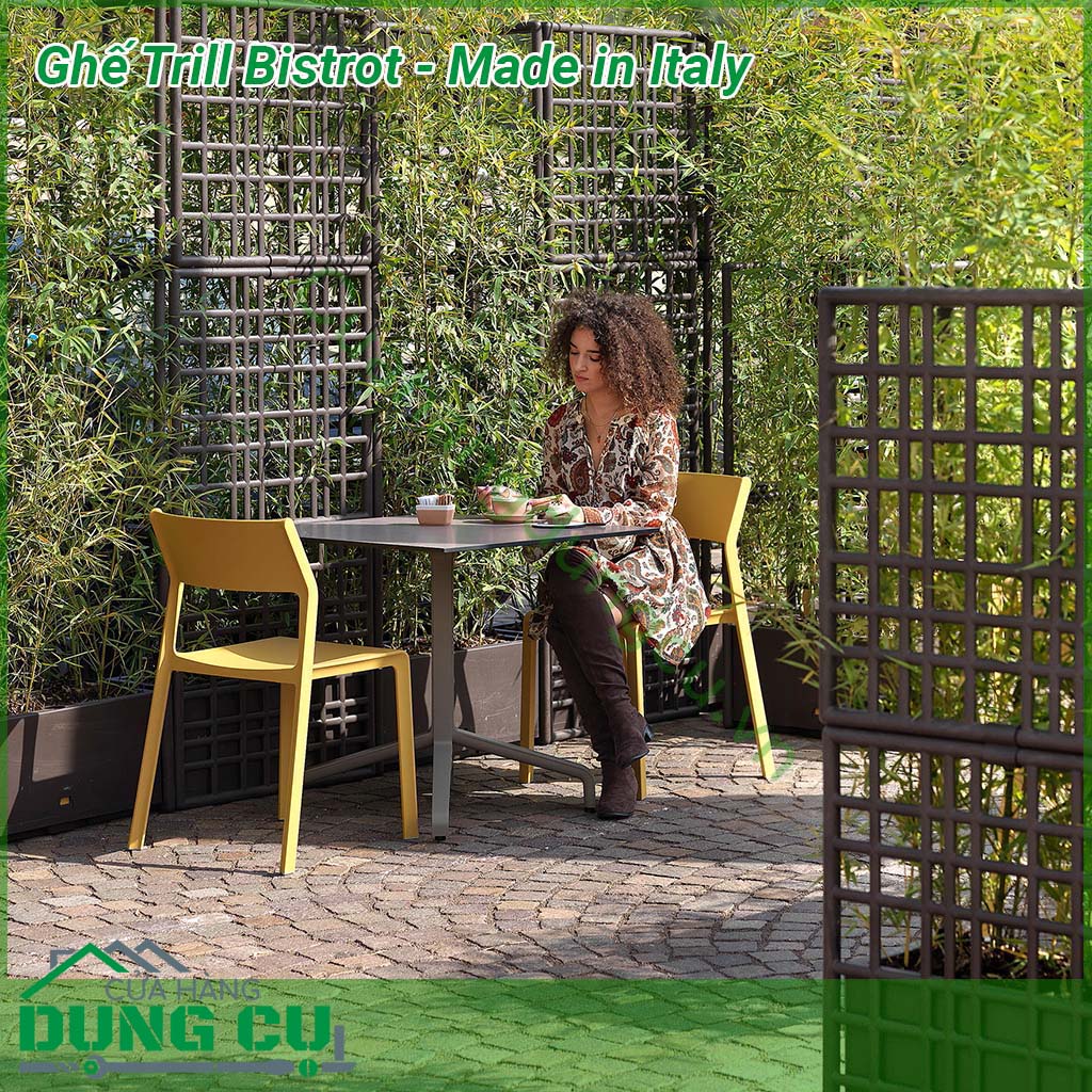 Ghế Trill Bistrot - Made in Italy là sự lựa chọn đầy phong cách cho bất kỳ không gian sống ngoài trời nào  Chiếc ghế không tay vịn này được làm bằng nhựa sợi thủy tinh đơn sắc có nhiều màu cho bạn lựa chọn có khả năng chống tia cực tím và thậm chí có thể tái chế