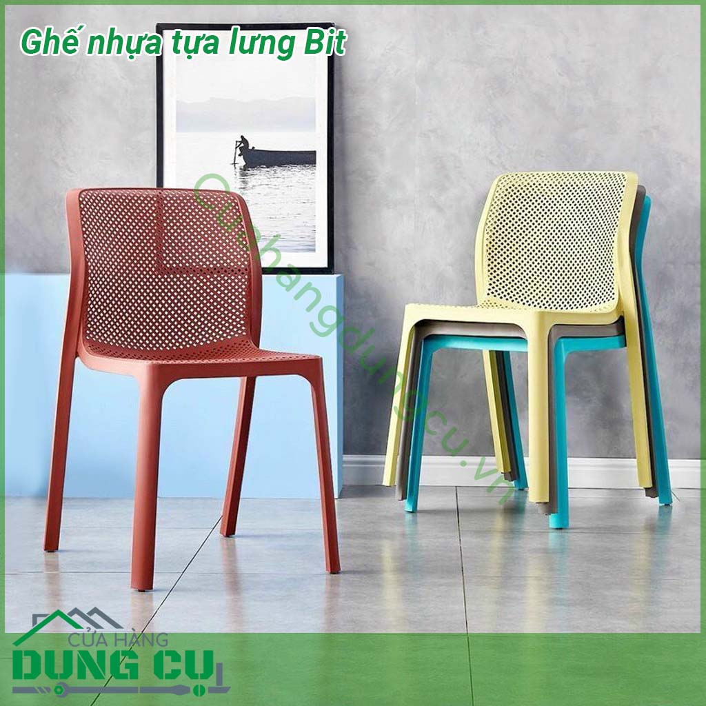 Ghế nhựa tựa lưng Bit được sản xuất tại Ý từ nhựa Sợi thủy tinh chất lượng cao có khả năng chống tia cực tím Thiết kế đơn giản tinh tế với những đường nét mềm mại gam màu đẹp mắt đặt ở không gian nội thất nào trong nhà cũng phù hợp