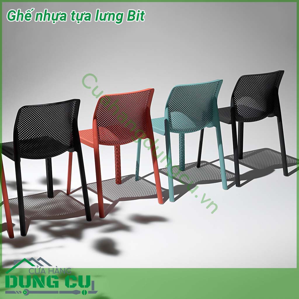 Ghế nhựa tựa lưng Bit được sản xuất tại Ý từ nhựa Sợi thủy tinh chất lượng cao có khả năng chống tia cực tím Thiết kế đơn giản tinh tế với những đường nét mềm mại gam màu đẹp mắt đặt ở không gian nội thất nào trong nhà cũng phù hợp