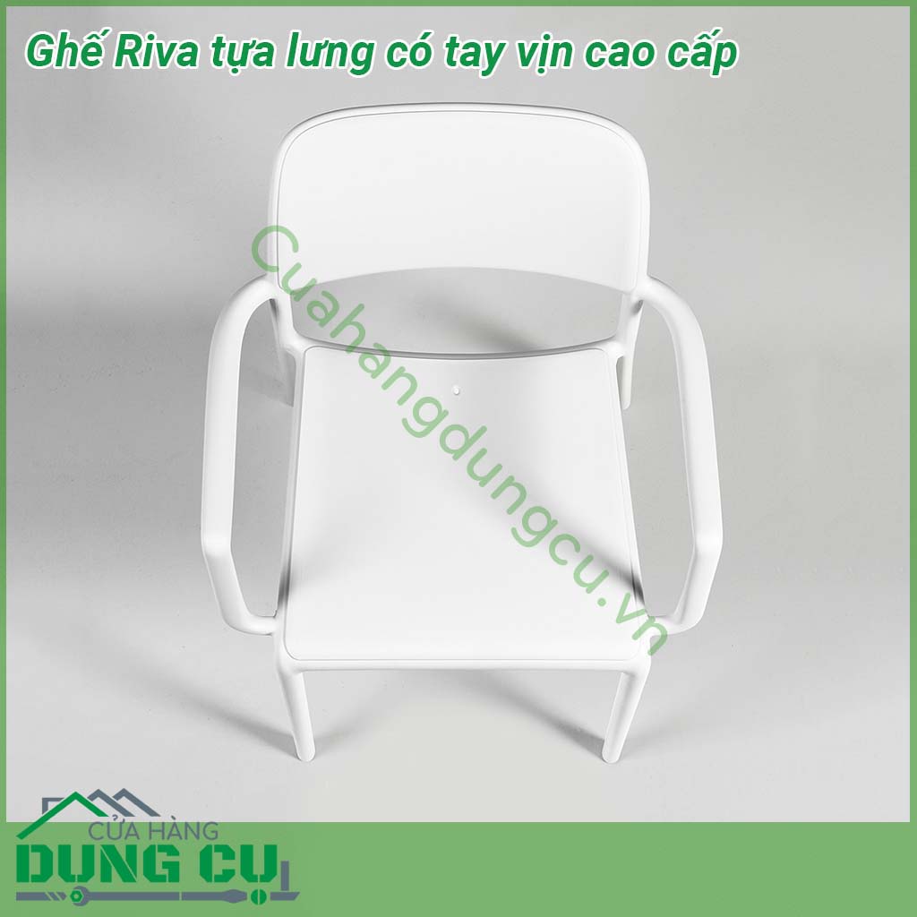 Ghế Riva tựa lưng có tay vịn cao cấp mang phong cách tối giản có tay vịn bề mặt mờ khung hình ống với các góc bo tròn được làm bằng Polypropylene pha sợi thủy tinh đã qua xử lý tia UV và có thể tái chế