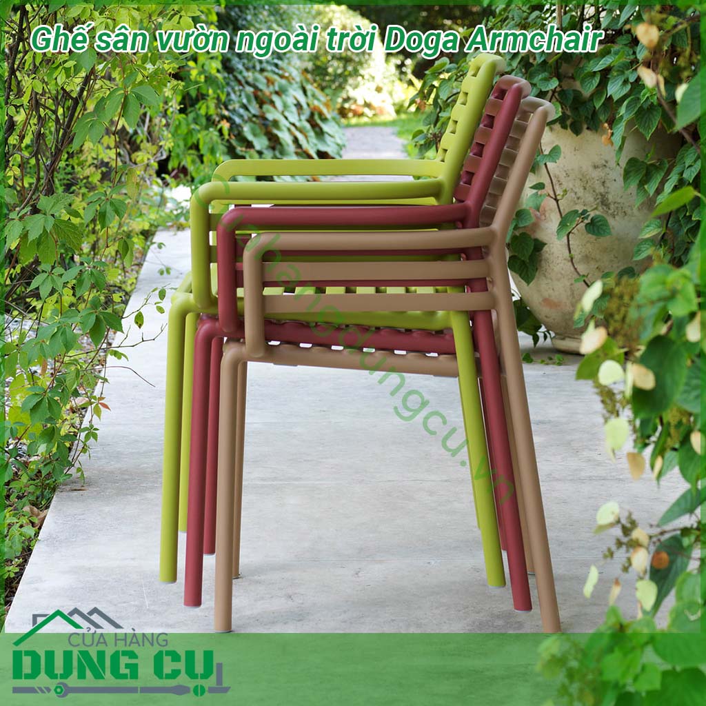 Ghế sân vườn ngoài trời Doga Armchair được sử dụng ngoài trời và được làm bằng nhựa sợi thủy tinh Nó được lấy cảm hứng từ thiết kế thanh trượt mang hơi hướng hiện đại của nhà thiết kế Raffaello Galiotto Ghế rất thuận tiện để di chuyển có thể xếp chồng lên nhau dễ vệ sinh và hoàn toàn có thể tái chế