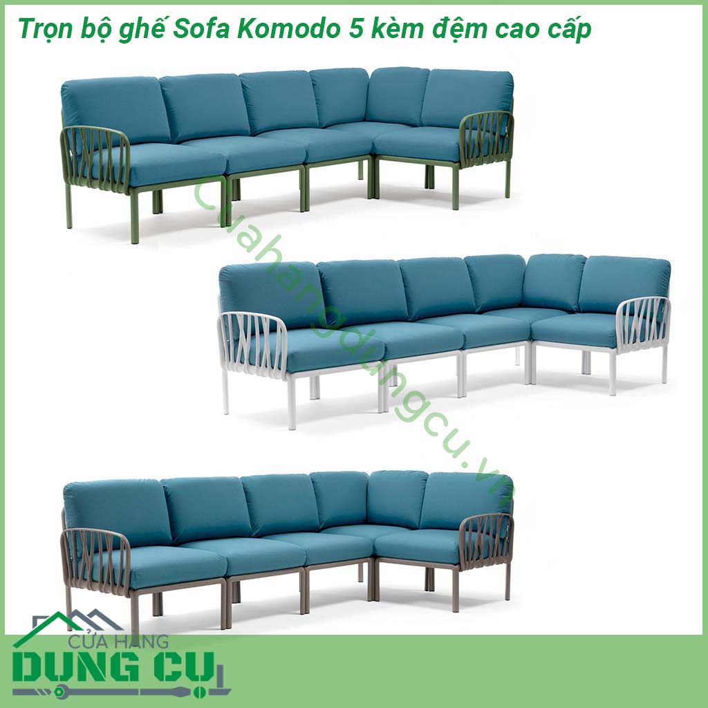 Ghế Sofa Komodo 5 kèm đệm cao cấp  khung polypropylene pha sợi thủy tinh với phụ gia UV Lưng tựa và tay vịn có thể được gắn trên tất cả các bên của ghế Có thể tháo rời và xếp gọn Bề mặt mờ Chân đế chống trượt Bộ đệm 5 chỗ đã bao gồm Khung kim loại hỗ trợ bên trong