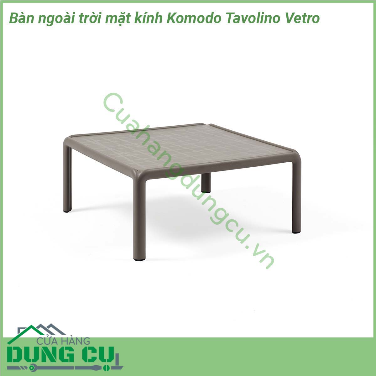 Bàn ngoài trời mặt kính Komodo Tavolino Vetro được làm từ chất liệu Polypropylene pha sợi thủy tinh cao cấp được xử lý tia UV chịu được thời tiết mưa nắng khắc nghiệt Rất thích hợp với sân vườn ngoài trời