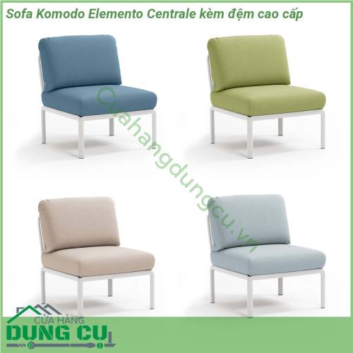 Sofa Komodo Elemento Centrale kèm đệm cao cấp với khung bằng nhựa polypropylene sợi thủy tinh có màu đồng nhất với các chất phụ gia UV Có thể gắn tựa lưng và tay vịn vào tất cả các mặt Có thể tháo rời Lớp sơn mờ Có chân chống trượt Bộ đệm đi kèm ‎ Nhựa tái chế ‎ 