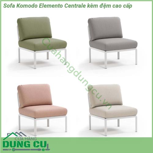 Sofa Komodo Elemento Centrale kèm đệm cao cấp với khung bằng nhựa polypropylene sợi thủy tinh có màu đồng nhất với các chất phụ gia UV Có thể gắn tựa lưng và tay vịn vào tất cả các mặt Có thể tháo rời Lớp sơn mờ Có chân chống trượt Bộ đệm đi kèm ‎ Nhựa tái chế ‎ 