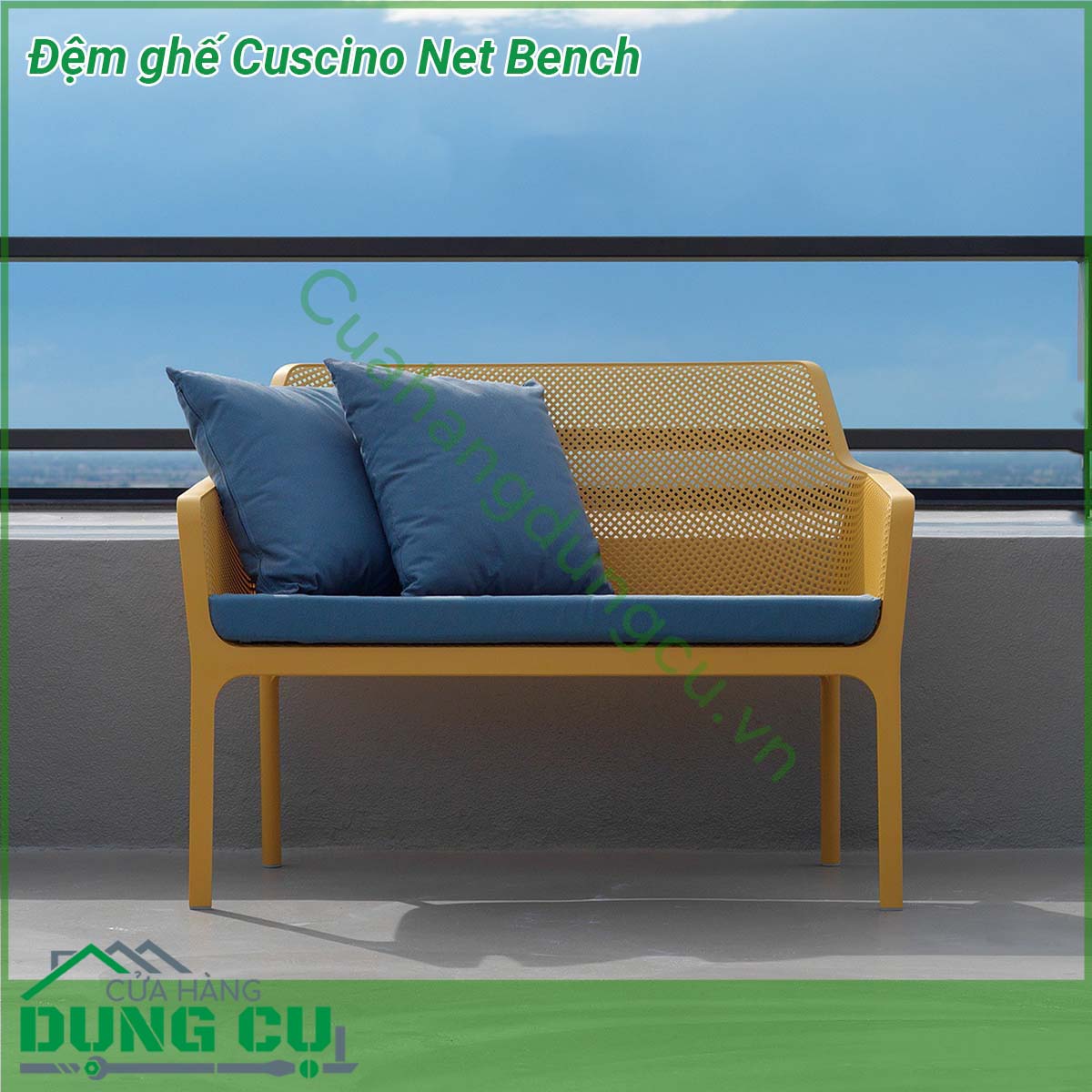 Đệm ghế Cuscino Net Bench được làm từ 100 sợi nhuộm acrylic Đã xử lý chống bám bụi bẩn và chống nấm mốc Độ bền màu dưới ánh sáng đạt 5 8 Có thể tháo bỏ bọc nhờ khóa kéo