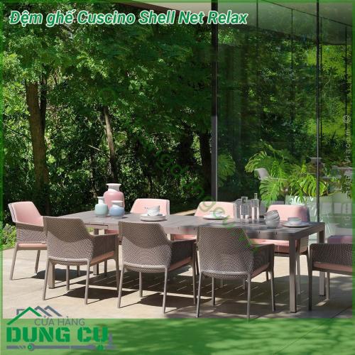 Đệm ghế Cuscino Shell Net Relax 100 sợi nhuộm acrylic  Đã xử lý chống bám bụi bẩn và chống nấm mốc  Độ bền màu dưới ánh sáng đạt 5 8  Có thể tháo bỏ bọc nhờ khóa kéo  Có thể giặt ở 30 °