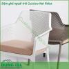 Đệm ghế ngoài trời Cuscino Net Relax được làm từ 100 sợi nhuộm acrylic Đã xử lý chống bám bụi bẩn và chống nấm mốc Độ bền màu dưới ánh sáng đạt 5 8 Có thể tháo bỏ bọc nhờ khóa kéo