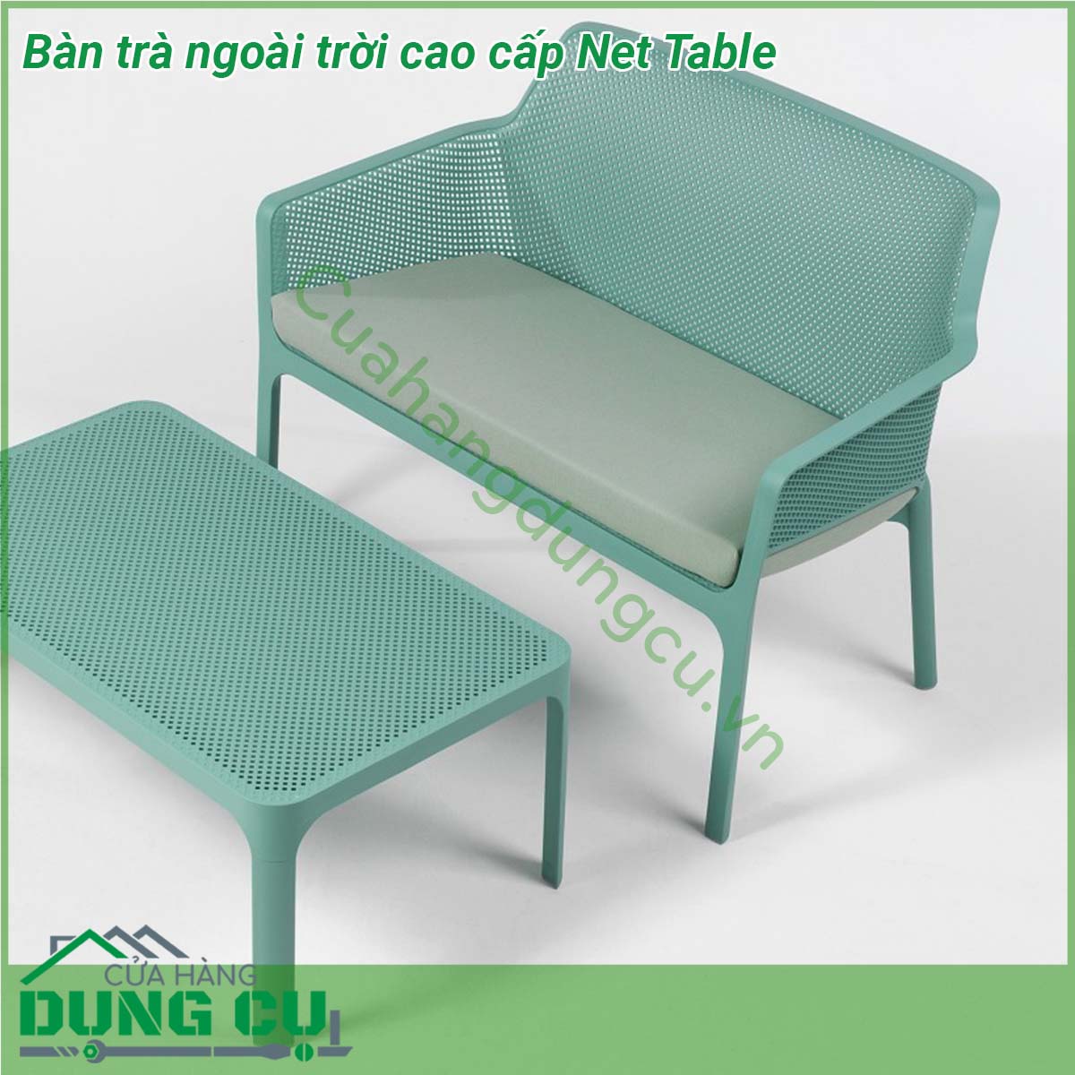 Bàn trà ngoài trời cao cấp Net Table được làm bằng nhựa polypropylene sợi thủy tinh chống chịu thời tiết tia cực tím của NARDI của Ý Thiết kế bàn thấp thanh lịch với mặt trên hình chữ nhật có hoa văn đục lỗ có khả năng thoát nước mưa hiệu quả