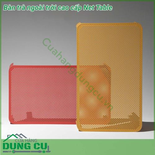 Bàn trà ngoài trời cao cấp Net Table được làm bằng nhựa polypropylene sợi thủy tinh chống chịu thời tiết tia cực tím của NARDI của Ý Thiết kế bàn thấp thanh lịch với mặt trên hình chữ nhật có hoa văn đục lỗ có khả năng thoát nước mưa hiệu quả