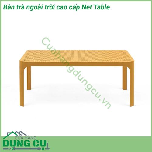 Bàn trà ngoài trời cao cấp Net Table được làm bằng nhựa polypropylene sợi thủy tinh chống chịu thời tiết tia cực tím của NARDI của Ý Thiết kế bàn thấp thanh lịch với mặt trên hình chữ nhật có hoa văn đục lỗ có khả năng thoát nước mưa hiệu quả