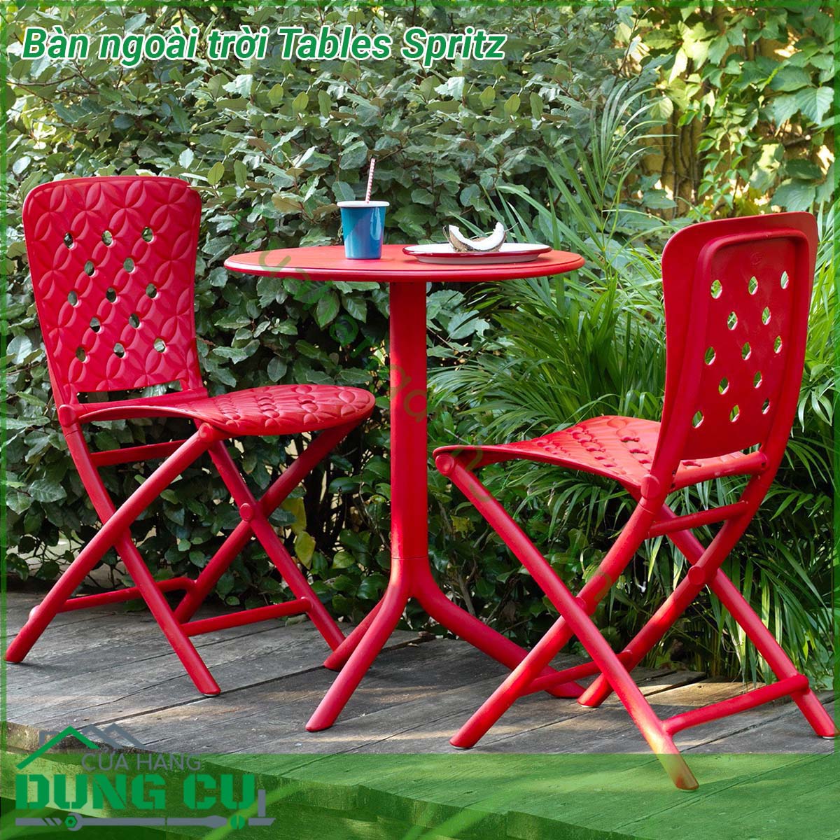 Bàn ngoài trời Tables Spritz được làm từ chất liệu Polypropylene pha sợi thủy tinh cao cấp được xử lý tia UV chịu được thời tiết mưa nắng khắc nghiệt Rất thích hợp với sân vườn ngoài trời