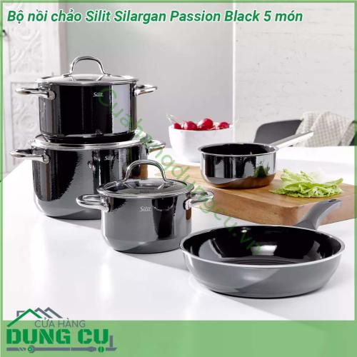 Bộ nồi chảo Silit Silargan Passion Black 5 món đúc nguyên khối được làm từ chất liệu cao cấp Silargan có tính năng kháng khuẩn cực tốt  Vung nồi bằng thủy tinh trong suốt chịu lực chịu nhiệt tốt Lớp bề ngoài được phủ chống dính trên 80 giúp bạn thoải mái chế biến các món ăn như rán xào nấu …