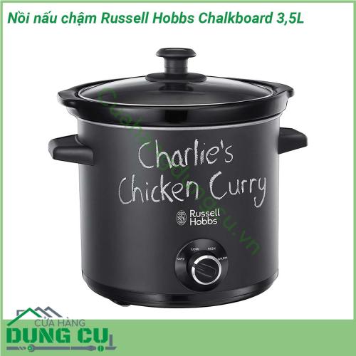 Nồi nấu chậm Russell Hobbs Chalkboard 3 5L có một kích thước khá nhỏ gọn cùng với lớp ngoài đen nhám chống bụi bẩn cực tốt lại linh động có thể tách rời lòng nồi Chưa hết sản phẩm còn là một nơi để người dùng có thể thỏa mãn đam mê sáng tạo