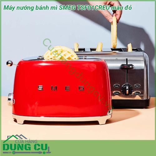 Máy nướng bánh mì SMEG TSF01CREU màu đỏ sản phẩm thuộc bộ sưu tập được thiết kế theo phong cách thập niên 50 Sản phẩm được sản xuất bằng các vật liệu chất lượng cao trên dây chuyền sản xuất hiện đại giúp mang lại cho khách hàng một sản phẩm chất lượng và cực kỳ bắt mắt