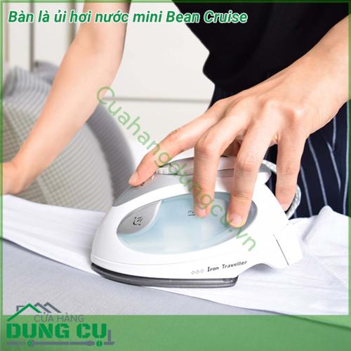 Bàn là ủi hơi nước mini Bean Cruise thiết kế với trọng lượng nhẹ và 1 điện áp kép 110-220v giúp bạn lo ủi quần áo mọi nơi dễ dàng và tiện lợi hơn Một món đồ phải có cho những người yêu thích du lịch và các hộ gia đình độc thân  Với Bean Cruise Portable Mini tiết kiệm chi phí và thiết yếu bạn có thêm một đôi tay cho cuộc sống thông minh tiện lợi  