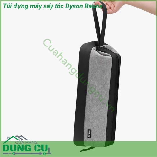 Túi đựng máy sấy tóc Dyson Baona được làm từ chất liệu cao cấp chống bụi và chống thấm nước bảo vệ thiết bị của bạn khỏi nước và bụi bẩn  Túi dày giữ cho sản phẩm an toàn trước tác động bên ngoài chống va đập cao  Lòng túi rộng thoáng thuận tiện cho việc sử dụng và bảo quản sản phẩm