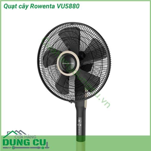 Quạt cây Rowenta VU5880 là quạt mạnh nhất từng được phát triển bởi Rowenta Turbo Silence Extreme+ đảm bảo độ tươi cực cao lên tới 80 m3 h ở tốc độ tối đa nhưng với độ ồn tối thiểu chỉ ở mức 35 dB để đảm bảo cho căn phòng của bạn thực sự yên tĩnh khi chìm trong giấc ngủ  Thiết kế hiện đại hấp dẫn với chân tích hợp được thiết kế đặc biệt cho sáu độ cao khác nhau từ 1 25 m tới 1 45 m