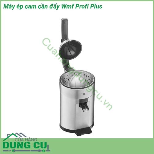 Máy ép cam cần đẩy Wmf Profi Plus được chế tác với chất liệu thép không gỉ 18 10 inox cao cấp vốn được sử dụng trong các thiết bị y tế với đặc tính không bị oxy hoá “trơ” khi tiếp xúc ở nhiệt độ cao khả năng chống trầy xước và móp méo do va đập bề mặt sáng bóng độ bền cao dễ chùi rửa Máy thiết kế cần đẩy không bẩn tay ko mất sức cổ ép hiện đại vắt kiệt bã