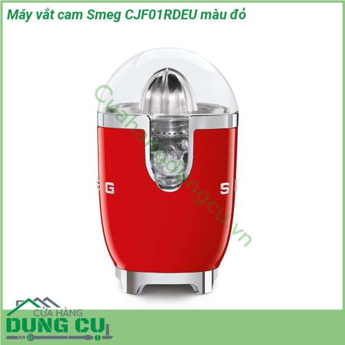 Máy vắt cam Smeg CJF01RDEU màu đỏ sử dụng động cơ 70W bật tắt tự động tích hợp sẵn Có khả năng chống thấm bởi làm từ thép không gỉ chặn dòng chảy và giúp ngăn chặn tình trạng nhỏ nước không đáng có An toàn cho sức khỏe người dùng bởi bát đựng nước thành phẩm làm bằng chất liệu Tritan chống ăn mòn không độc hại