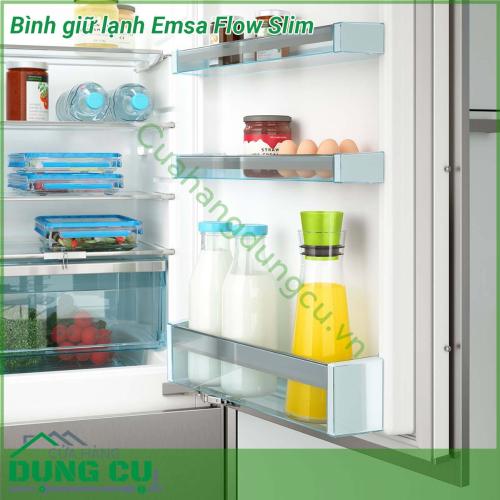 Bình giữ lạnh Emsa Flow Slim được làm bằng chất liệu thủy tinh an toàn tuyệt đối sức khỏe người sử sụng Với kiểu dáng đẹp thiết kế thông minh có cục làm lạnh dưới đáy bình bạn chỉ cần cho cục làm lạnh vào tủ đá 30 phút trước khi dùng sau đó lắp vào đáy bình là có thể giữlạnh được 4 tiếng