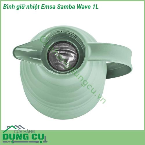 Bình giữ nhiệt Emsa Samba Wave 1L có bề mặt thiết kế dạng sóng rất hiện đại  Lớp vỏ với chất liệu cao cấp có độ chắc chắn cao  Chất liệu lớp vỏ được làm bằng nhựa PP cao cấp và bền bỉ hơn Thiết kế và sản xuất hoàn thiện đến mức bình có khả năng chống rò rỉ tới 100 Đặc biệt có khả năng giữ ấm 12 giờ và giữ lạnh lên đến 24 giờ