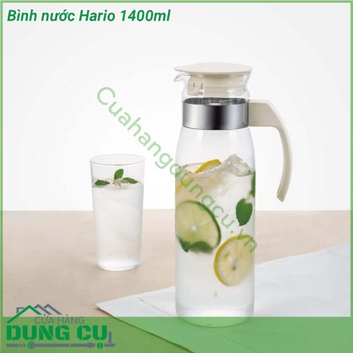 Bình nước Hario 1400ml được làm bằng thủy tinh thổi thủ công Kiểu dáng sản phẩm quý phái chất lượng đến từng chi tiết Do đó đây sẽ làm sản phẩm “tô đậm” nên sự tinh tế và sang trọng của phòng bếp