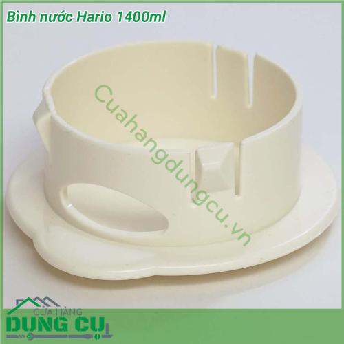 Bình nước Hario 1400ml được làm bằng thủy tinh thổi thủ công Kiểu dáng sản phẩm quý phái chất lượng đến từng chi tiết Do đó đây sẽ làm sản phẩm “tô đậm” nên sự tinh tế và sang trọng của phòng bếp