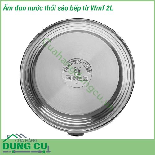 Ấm đun nước thổi sáo bếp từ Wmf 2L thiết kế bán nguyệt cổ điển với bề mặt đáy rộng tiếp xúc tốt với bề mặt bếp Ấm được làm bằng chất liệu thép không gỉ Cromargan 18 10 an toàn không bị đóng cặn canxi Tay cầm bằng nhựa cao cấp có khả năng chịu được nhiệt độ cao Ấm đun nước có tiếng còi hú báo hiệu khi nước sôi giúp người dùng có thể tắt bếp vào đúng thời điểm Nắp có thể được tháo ra để làm đầy và làm sạch dễ dàng