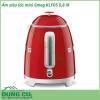 Ấm siêu tốc mini Smeg KLF05 0 8 lít thiết kế cổ điển mang tính biểu tượng của Smeg mang đến màu sắc nổi bật và lớp tráng men cao cấp Vòi được thiết kế đặc biệt với trọng lượng cân bằng để rót dễ dàng và nắp được chế tạo để mở thủ công ở góc 80 độ giúp rót đầy dễ dàng Với công suất 1400W KLF05 đun sôi siêu tốc nhưng sử dụng ít năng lượng hơn so với ấm đun tiêu chuẩn giúp tiết kiệm điện năng Ngoài ra còn có một công tắc tự động tắt ở 100C để bạn yên tâm hơn