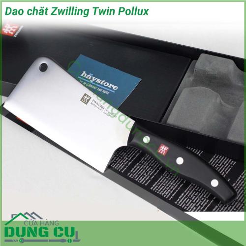 Dao chặt Zwilling Twin Pollux được làm bằng thép không gỉ lưỡi dao sắc bén sẽ giúp bạn có thể chế biến được những thực phẩm có độ cứng cao như xương động vật hoặc những thực phẩm dai hoặc cứng Dao được thiết kế to bản có độ nặng vừa phải để những vết cắt luôn gọn gàng tạo tính thẩm mỹ cho những món ăn Lưỡi dao và chuôi dao được liên kết bởi đinh tán chuôi dao được thiết kế có độ cong để dễ cầm nắm và điều khiển một cách linh động dễ dàng