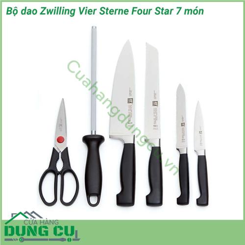 Bộ dao Zwilling Vier Sterne Four Star 7 món được rèn và định hình với độ chính xác cao từ một mảnh vật liệu duy nhất lưỡi và cán đúc liền nguyên khối Trong quá trình đặc biệt này thép phải chịu nhiệt độ khắc nghiệt trong một số bước Sau đó mỗi con dao được mài sắc với độ chính xác của tia laser Một sự kết hợp tuyệt vời đảm bảo độ sắc nét bền vững chống ăn mòn và khả năng giữ độ sắc nét cực tốt