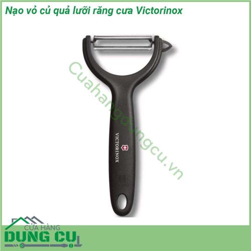 Nạo vỏ củ quả lưỡi răng cưa Victorinox thiết kế lưỡi răng cưa nên nạo được cả cà chua ngon ơ nạo bầu bí mướp dưa hoa quả thì nuột không cần bàn Chất liệu lưỡi thép không gỉ tay cầm nhựa lau rửa dễ dàng tránh ẩm mốc